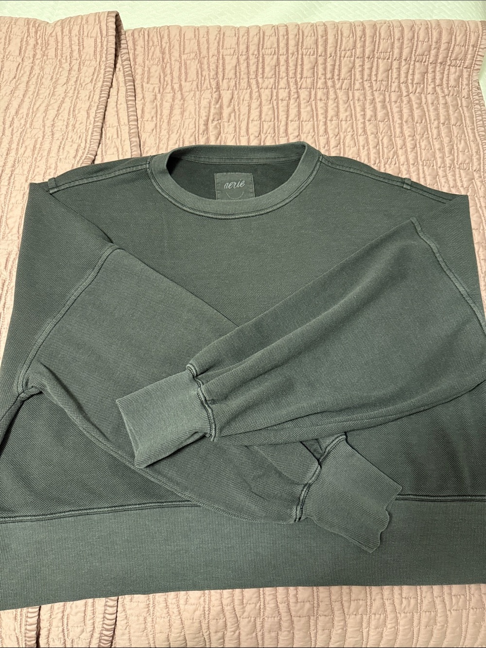 NWT aerie Classic Crew Textured Sweatshirt Smoked Gray